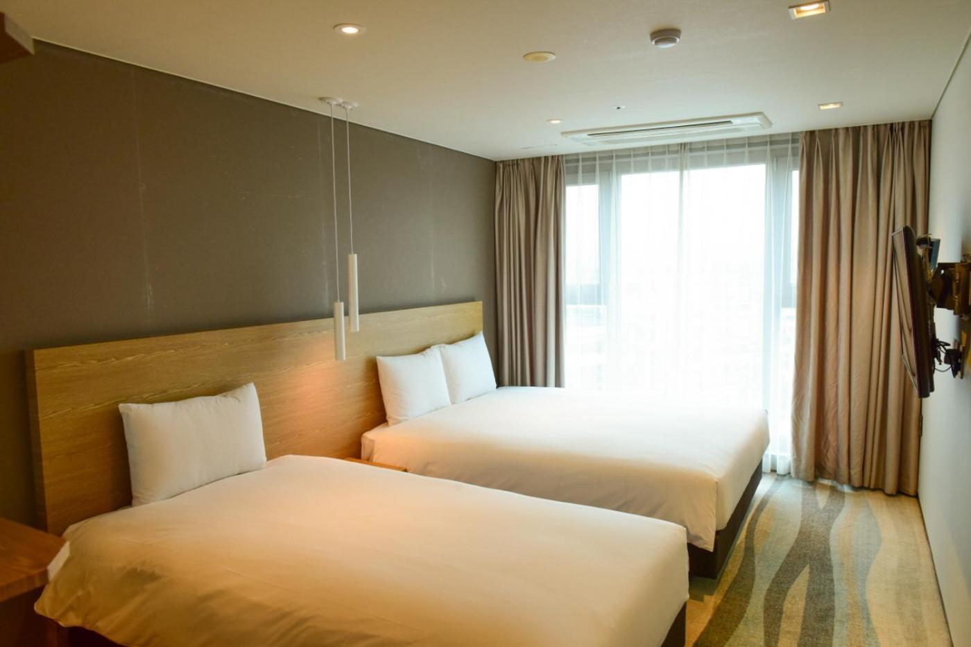 Saint Beach Hotel Jeju Exteriör bild